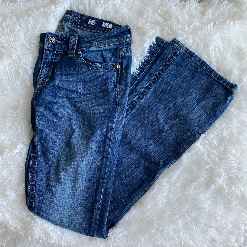 Lucky Brand Lola boot cut jeans. Size 6.
